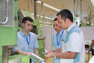 廣西中煙南寧卷煙廠與廣東中煙韶關卷煙廠開展技術(shù)比武交流