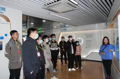 電子工程學院組織畢業班學生赴陜西凌云電器集團參觀交流